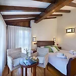La Quintana De Somao, Casa De Abajo
